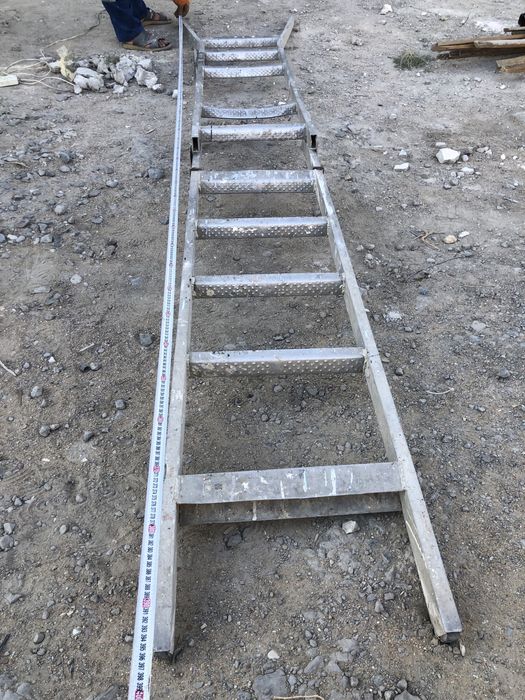 Алюминиевая стремянка