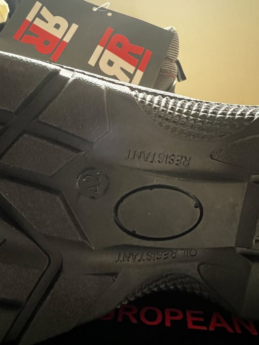 Спец обувь новый спец ботинки срочно