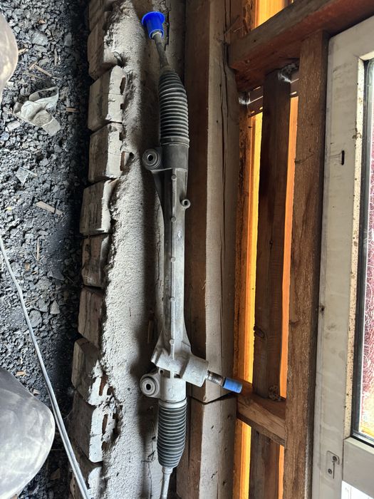 Продам рулевую рейку камри 50