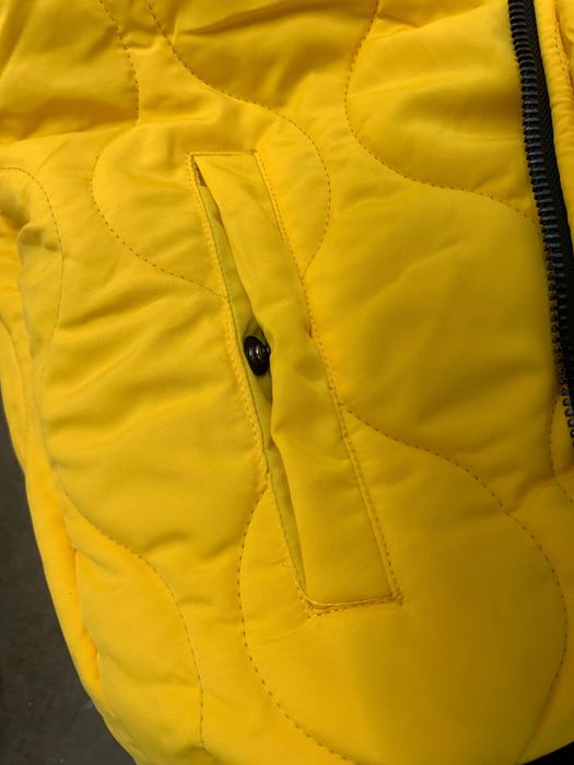 Tango Hotel by Isaak Pelayo • Цената е ТВЪРДА