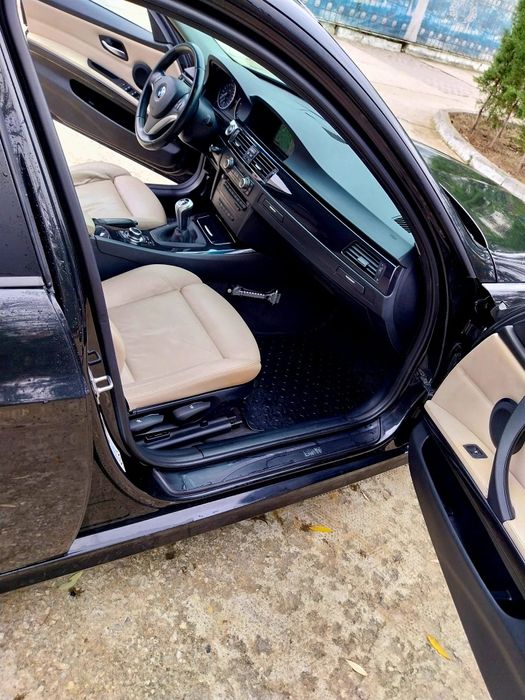 Vând BMW e90 An 2011