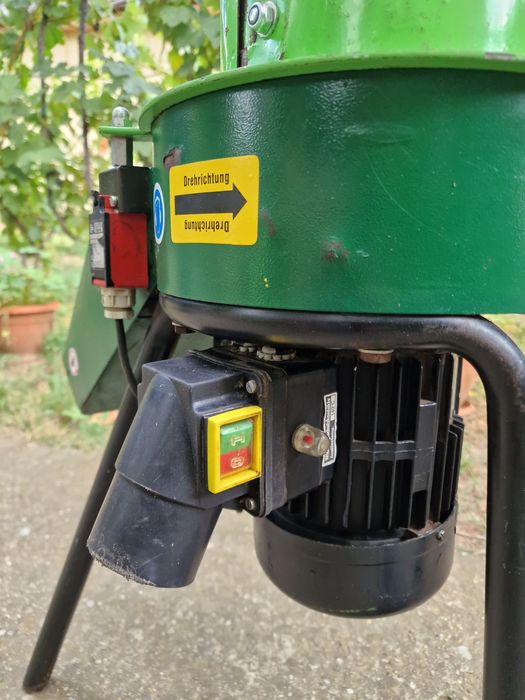 Tocator frunze  crengi Viking AE 1180b, 1300 w