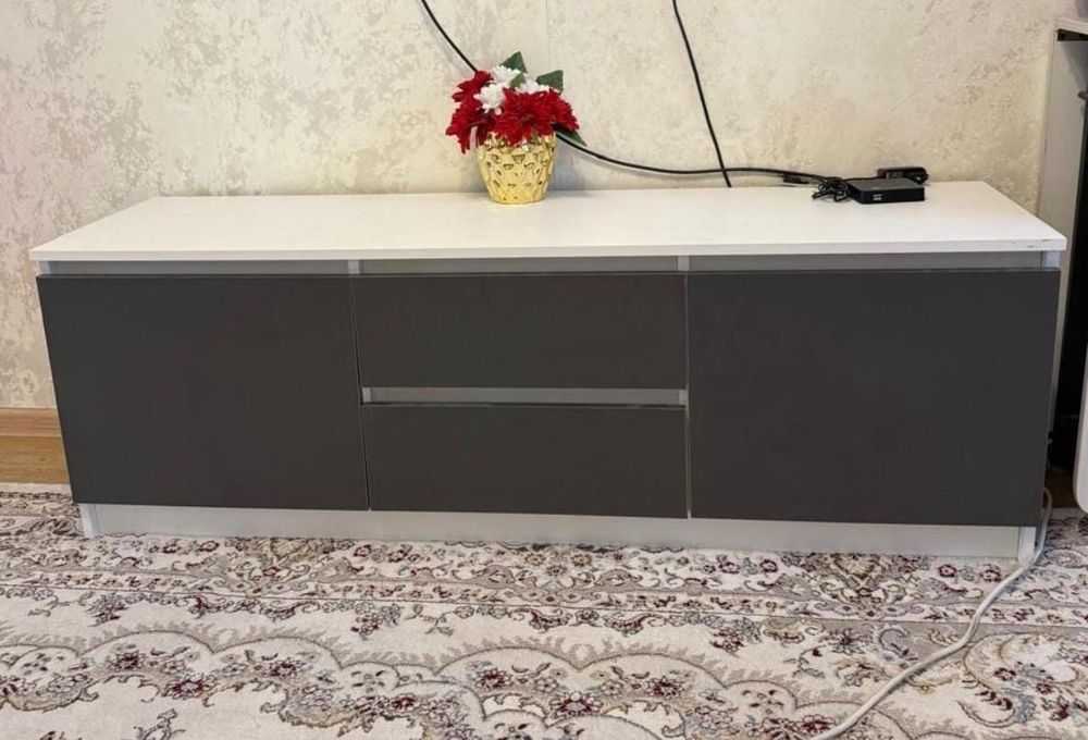 Продам тумбочку под телевизор