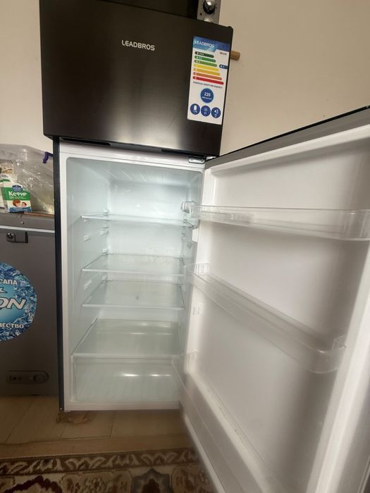Продам холодильник 50000 тг