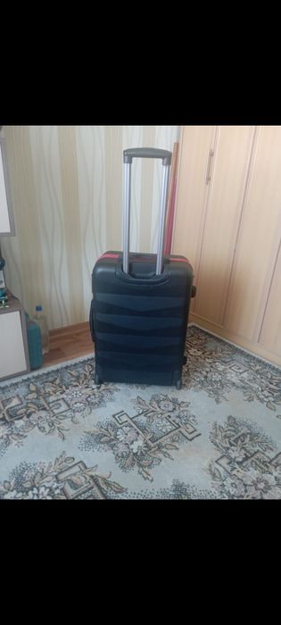 Продам   чемодан