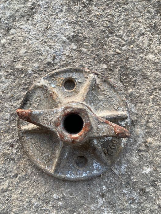 Piulițe și furci două originale
