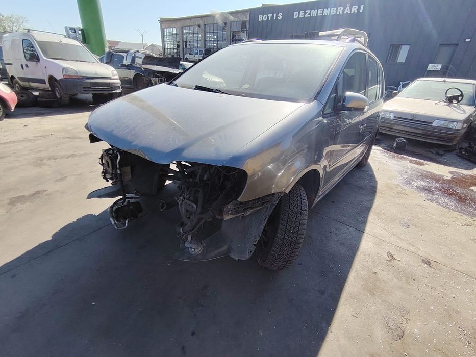 Far dreapta Volkswagen VW Touran 2006 1.4 TSI MT (140 hp)