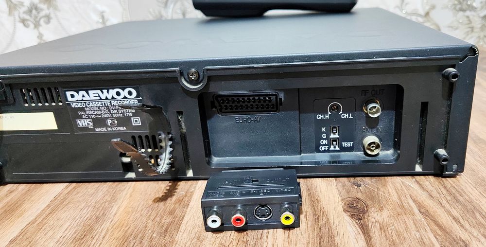 Видеомагнитофон янгиси