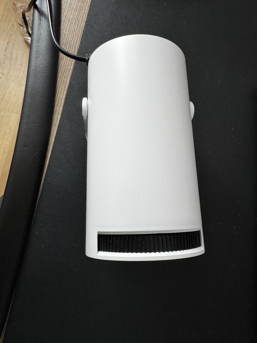 Proiector portabil HY300