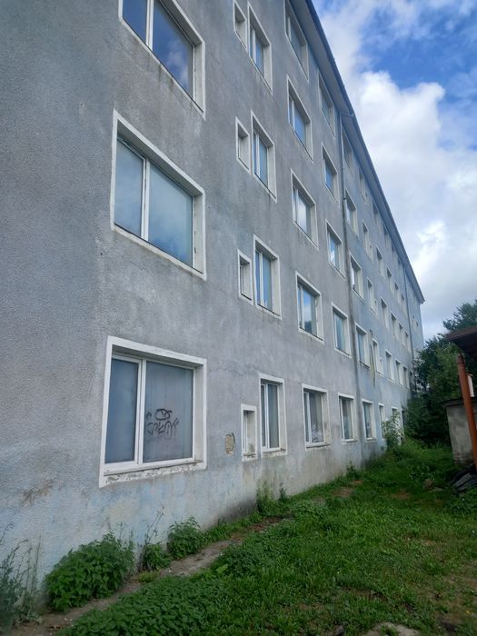 Vând bloc în Petrosani str Independentei nr 37