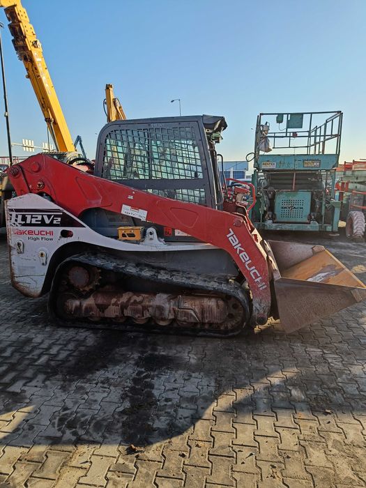 Верижен мини челен товарач Takeuchi TL12V-2 6000кг ПОД НАЕМ