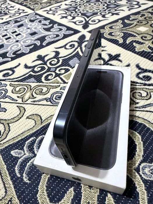 Iphone 15 pro blue titanium