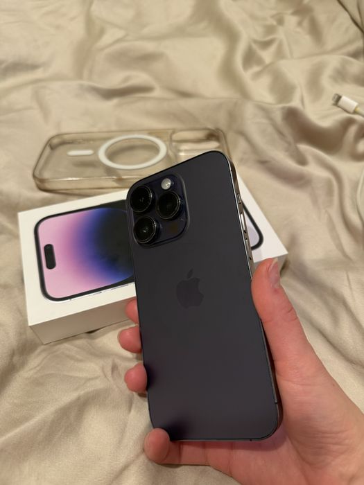 Iphone 14 Pro 256 GB Deep Purple, Като нов с MagSafe Apple Case