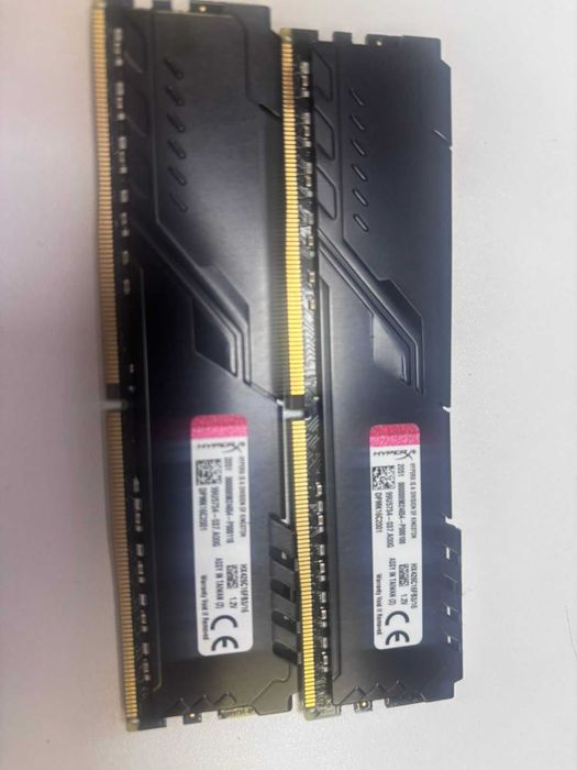 DDR4 Kingston 16 gb 2 планки