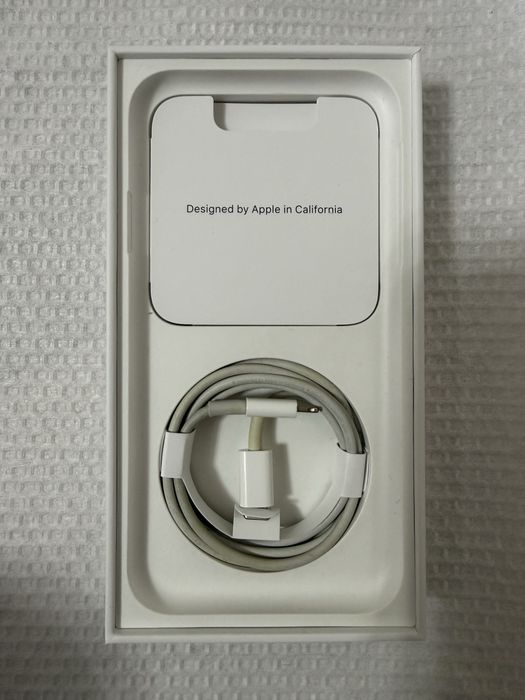 Продам два iphone 11 128 gb