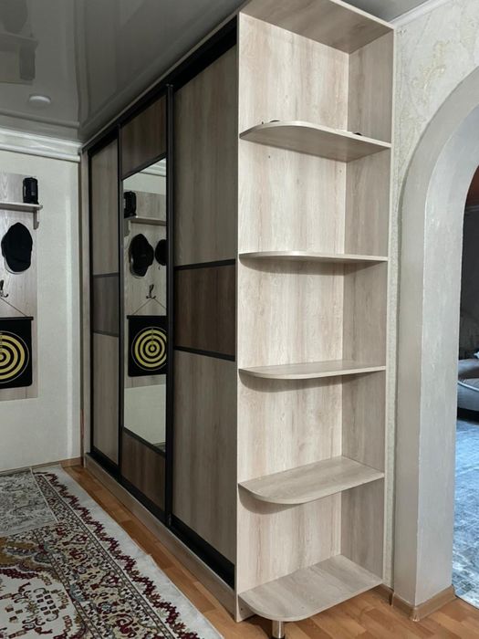 Прихожка, шкаф и вешалка