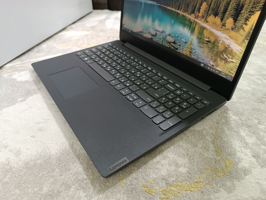 Ноутбук LENOVO SSD m.2 Windows 10 Pro.