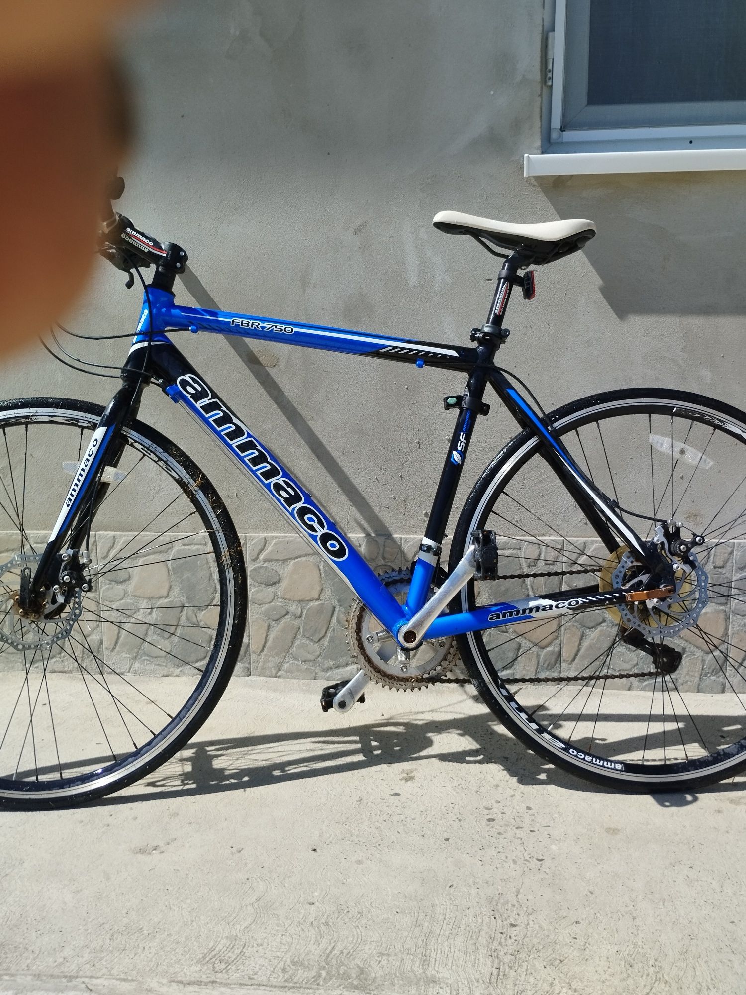 Bicicleta Amaco second hand adusa din Anglia pre 900 ron Stancesti OLX.ro