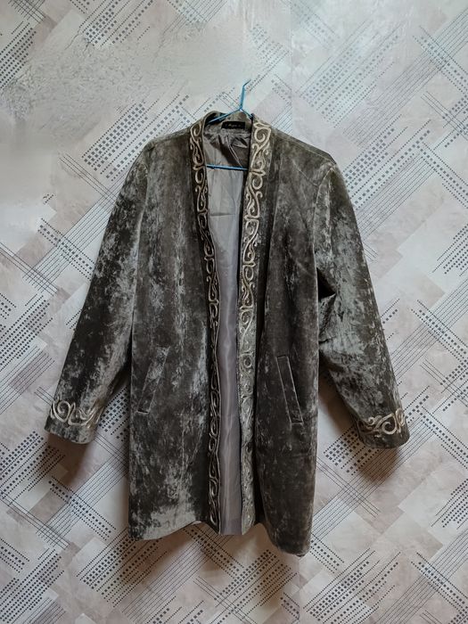 Продам серый шапан