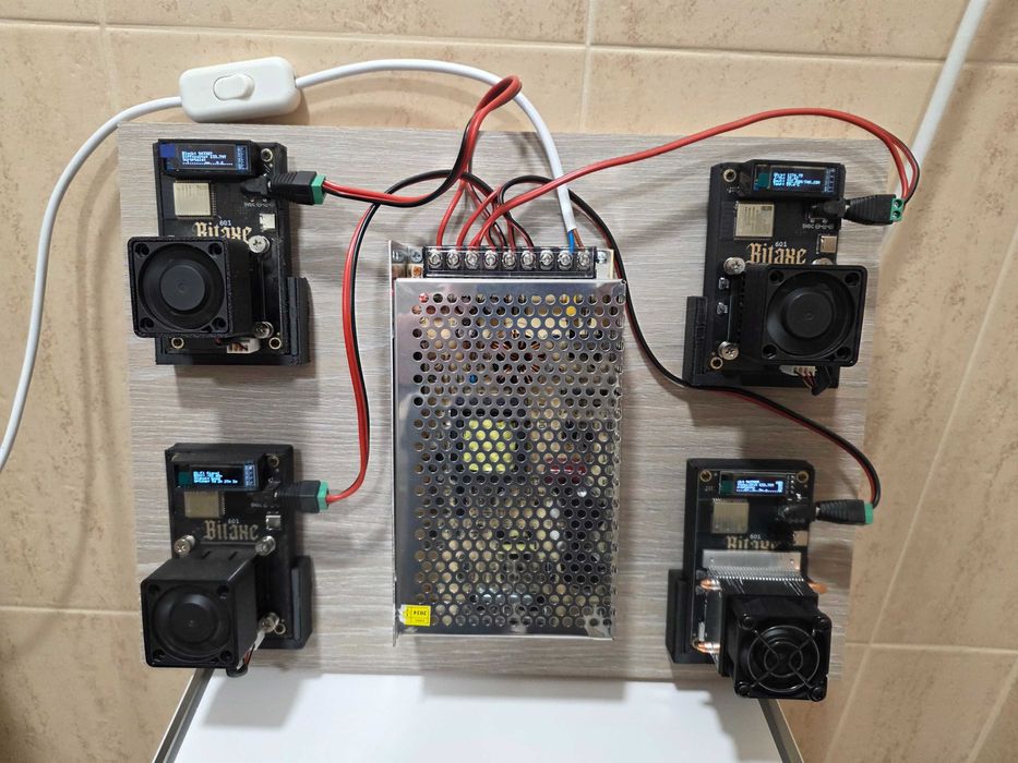 Bitaxe Gamma 601 x 4 Bitcoin Lottery Miner Rig - Биткойн копачка