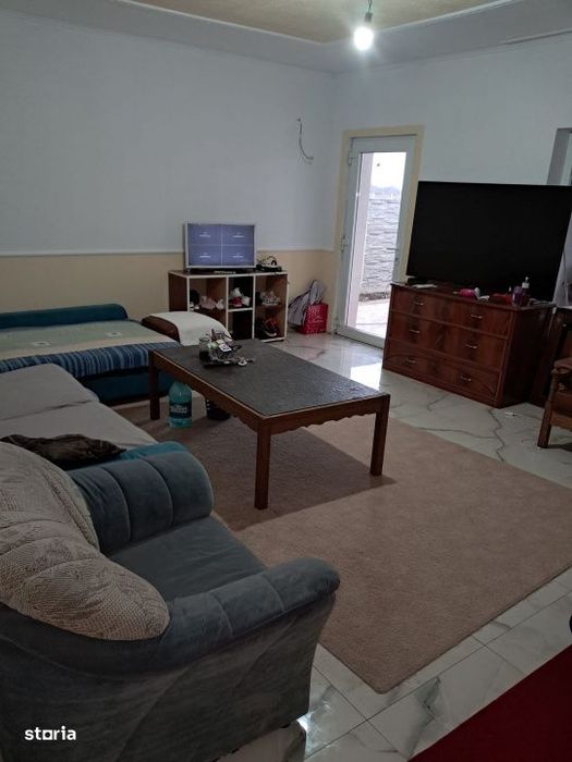 Varias - Duplex 4 Camere