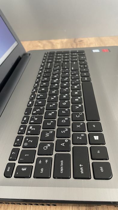 Noutbuk i7 8GB RAM 256GB SSD 2GB videokarta