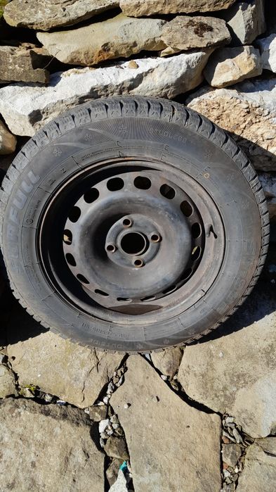 Гуми  195/65/15 с железни джанти от ауди 80 в4