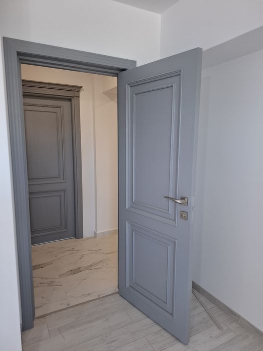 Montez Uși, Parchet, Bucătării, Scări și mobilier