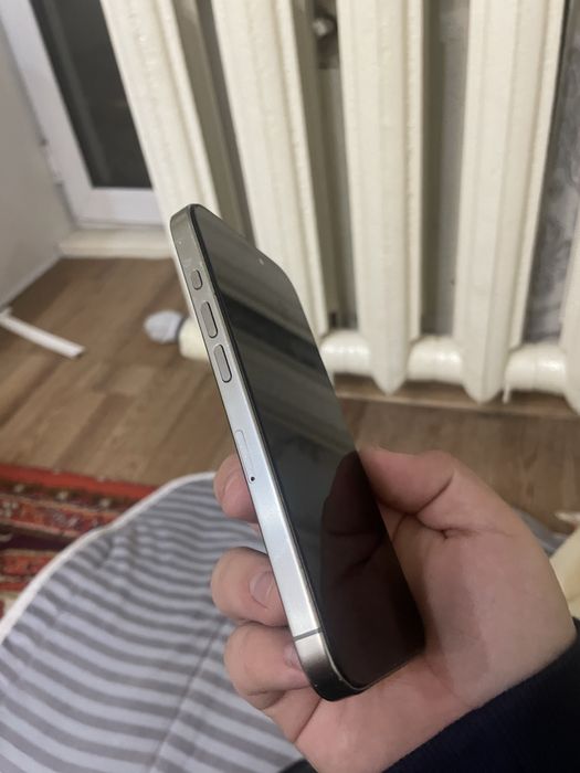 Iphone 15 pro серый свет