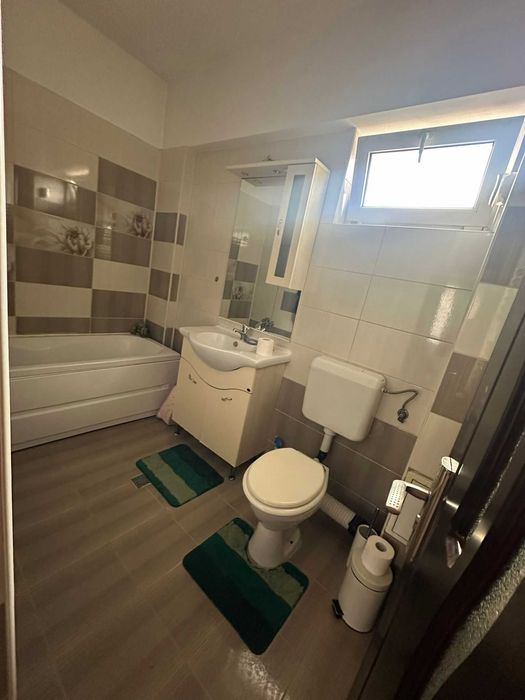Ofer spre închiriere apartament cu 2 camere