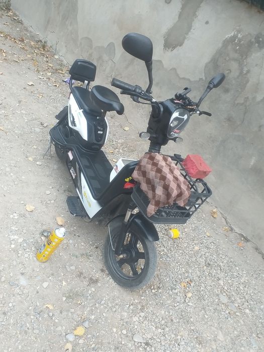 Продаётся электро скутер Ais