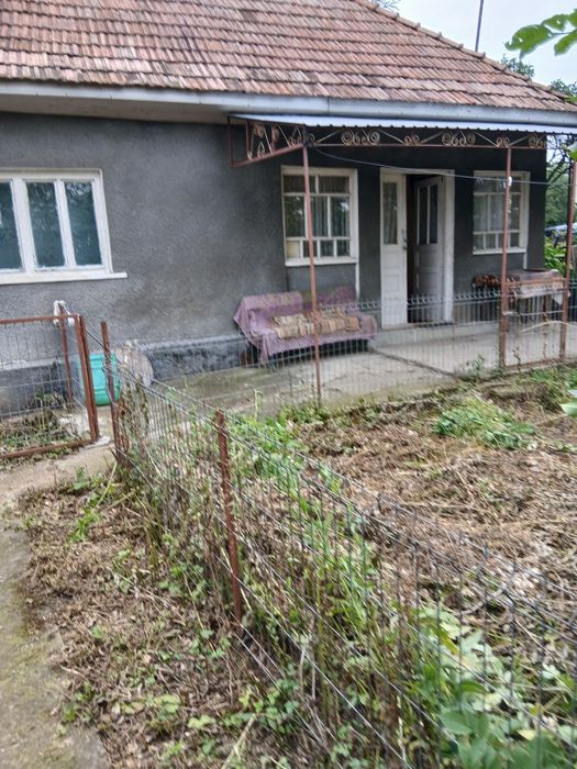 Vând casa cu teren comuna Camaras Pusta
