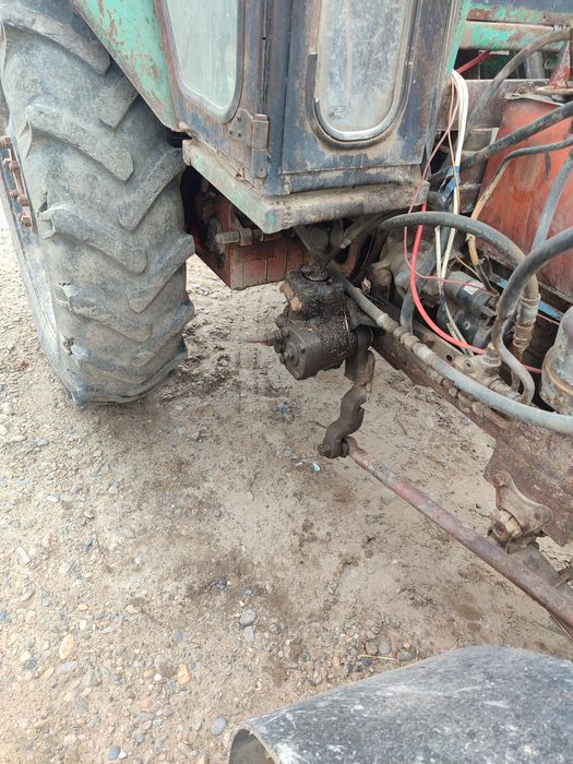 T40 traktor sotiladi