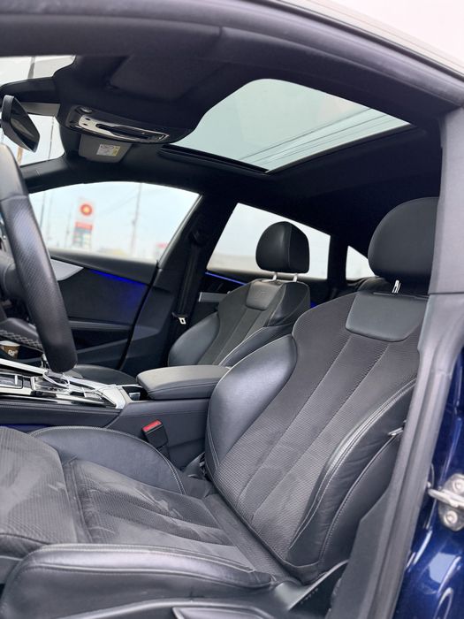 Audi A5 S-Line , competition