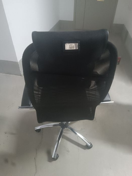 Продам кресло офисное