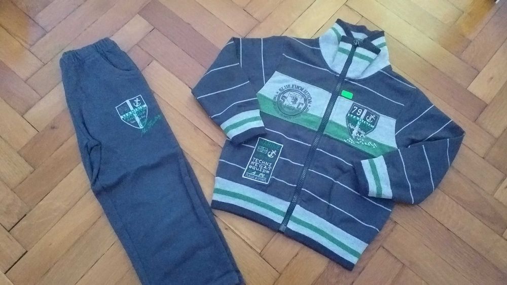 Детски оригинални дрехи за момче размер 98-от 25 до 40лв за брой.
