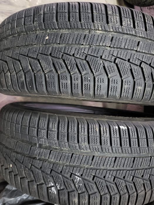 Anvelope iarna 215 55 r17