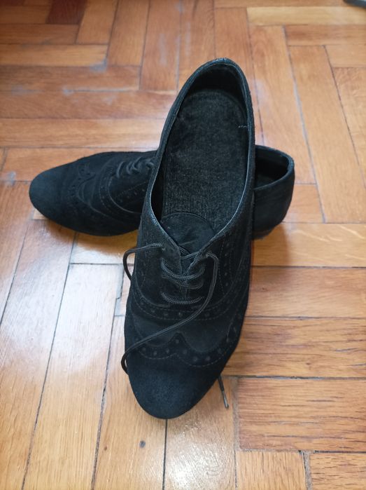 Продавам обувки и сандали естествена кожа 38 номер