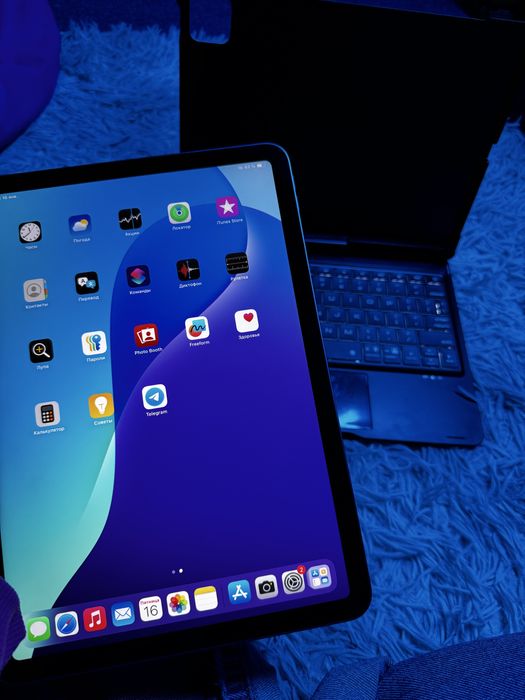 Ipad air 5 gen , 64Гб , торг есть вместе с чехлом