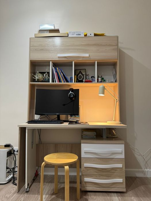 Письменный шкаф и стол