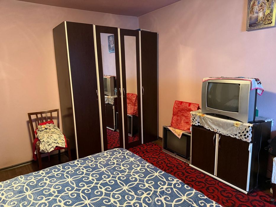 Vand Casa sat Greci comuna Osica de Sus