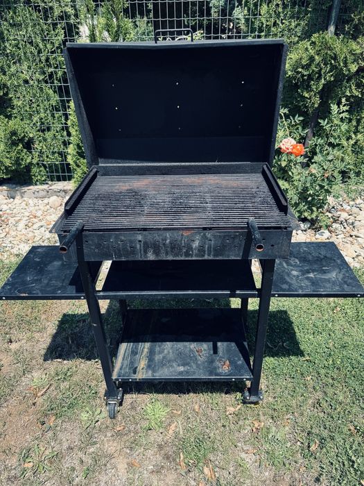 Продавам барбекю