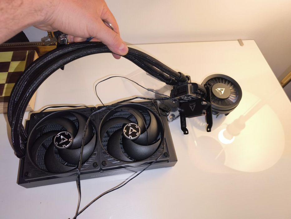 Cooler Arctic Liquid Freezer III 240