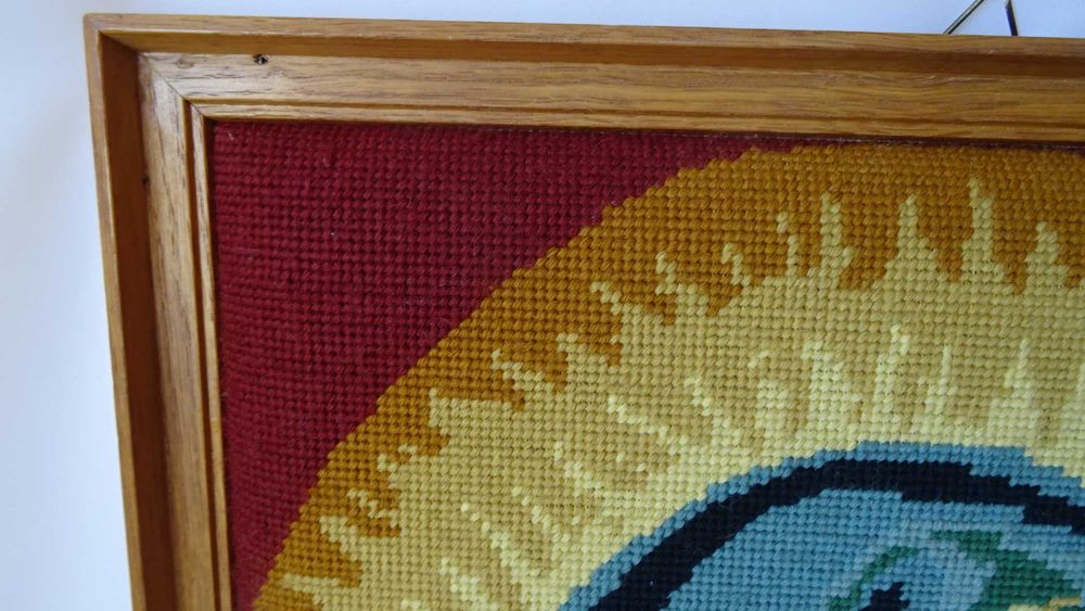 Гоблен  „Богородица “, ръчно изработен, едър бод, дебел вълнен конец.