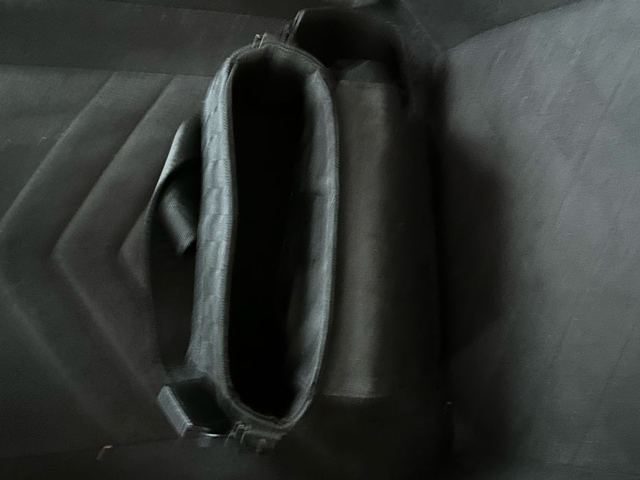 Lv чантичка.