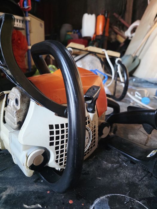 Vând drujba sthil ms211