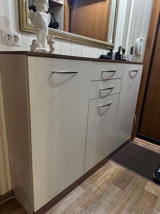 Мебель в прихожую.