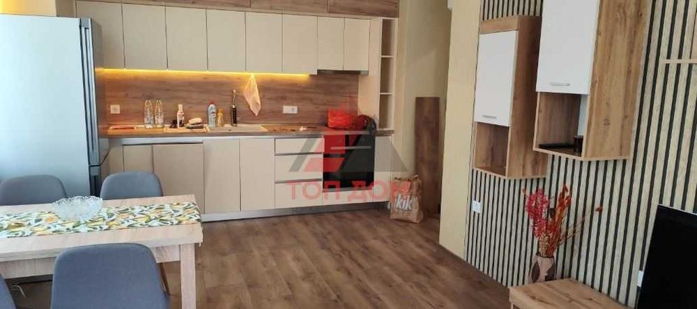 Дава се под наем Тристаен апартамент в Варна, Победа - 83 кв.м за 780 € - Снимка #1