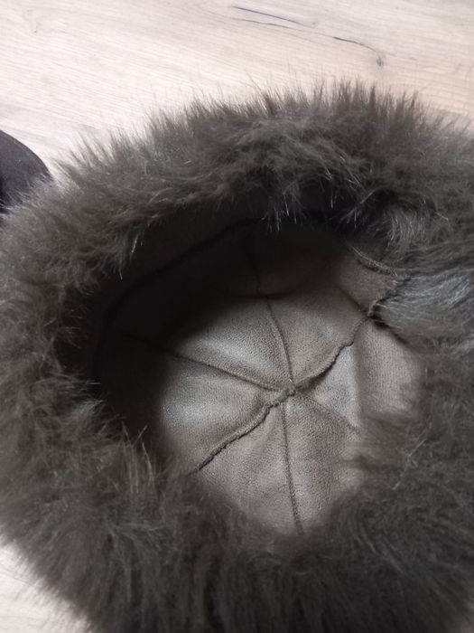 Palarie stofa si caciula blanita