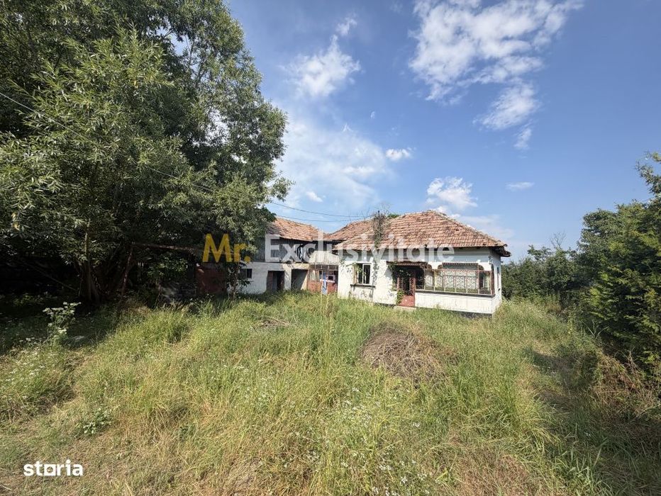Casă bătrânească + teren 1.032 mp, Purcăreni, Argeș